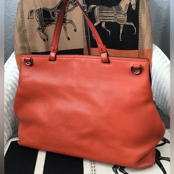 Gucci Bags - Picture 2 of 15